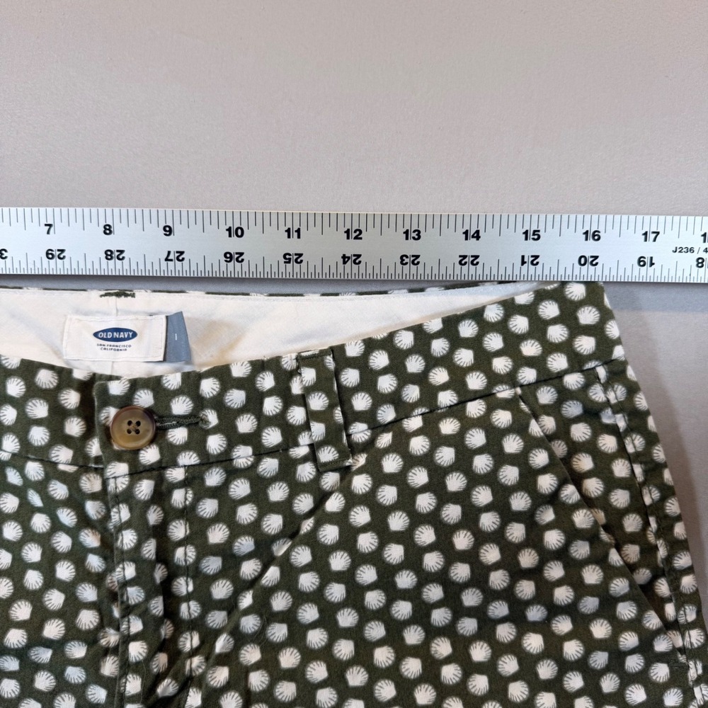 Old Navy Womens Green Seashell Print Shorts Olive White Coastal Summer Size 8 - Picture 3 of 7
